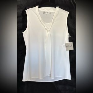New Kasper blouse size small. Has tags.